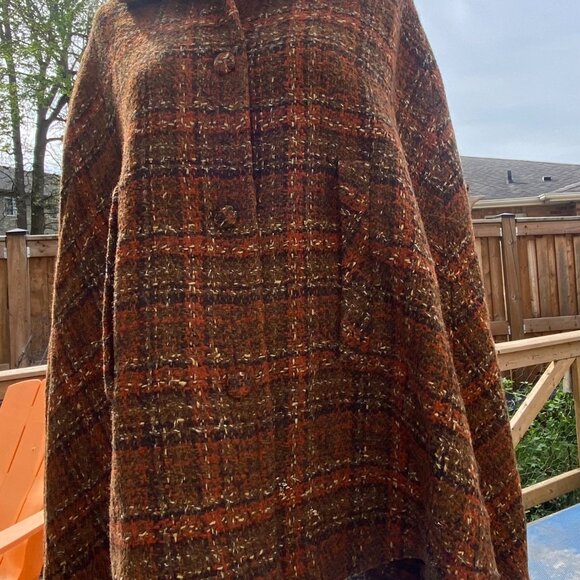 68-(VWC) Vintage. Clothing. Cloak.Rare Find. - Picture 2 of 16
